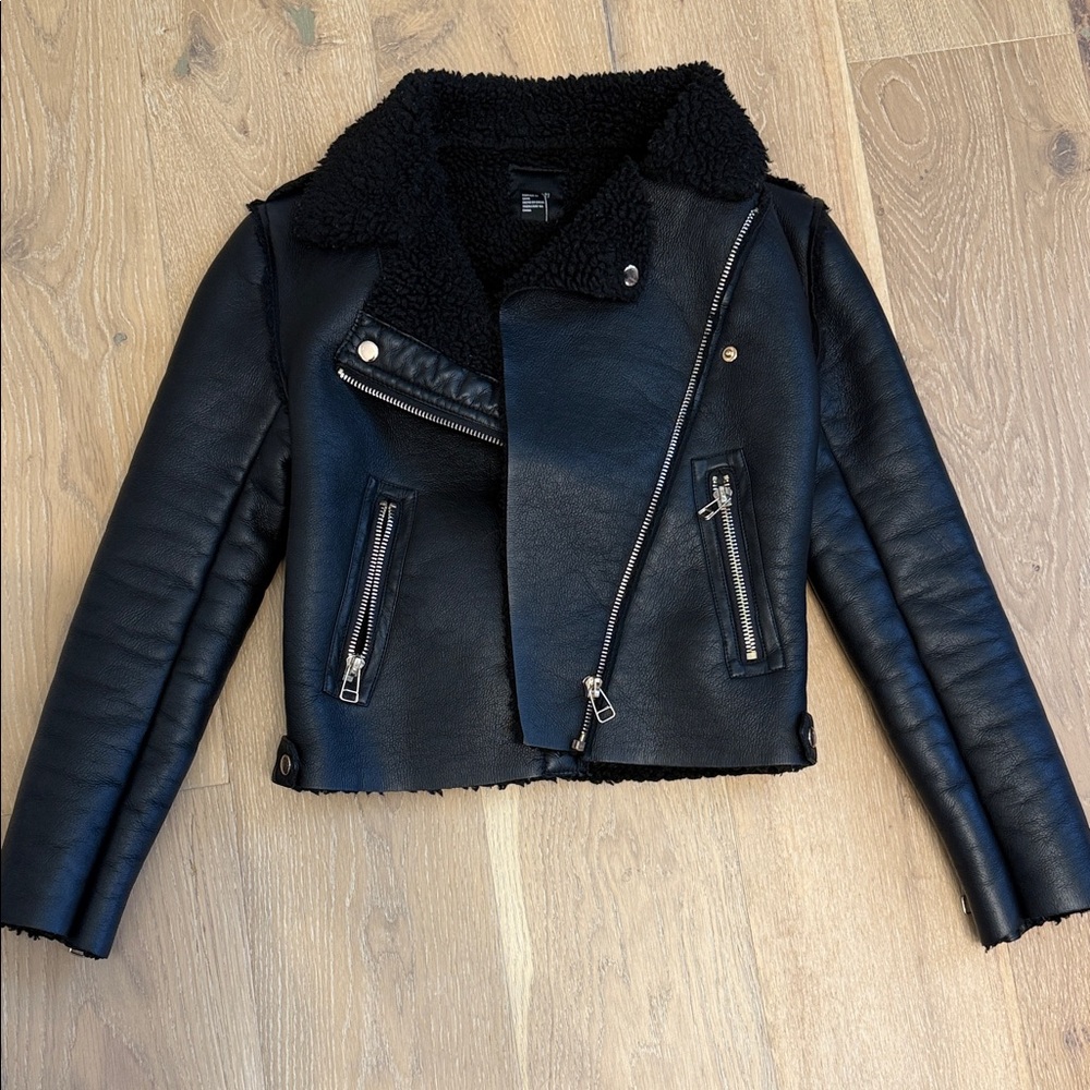 Forever 21 Black Textured Jacket